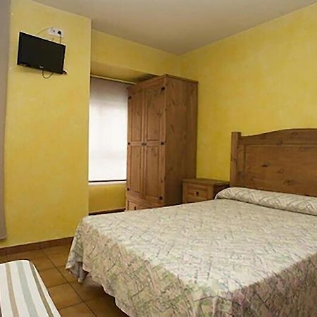 Hostal Velarde Talavera de la Reina Eksteriør billede