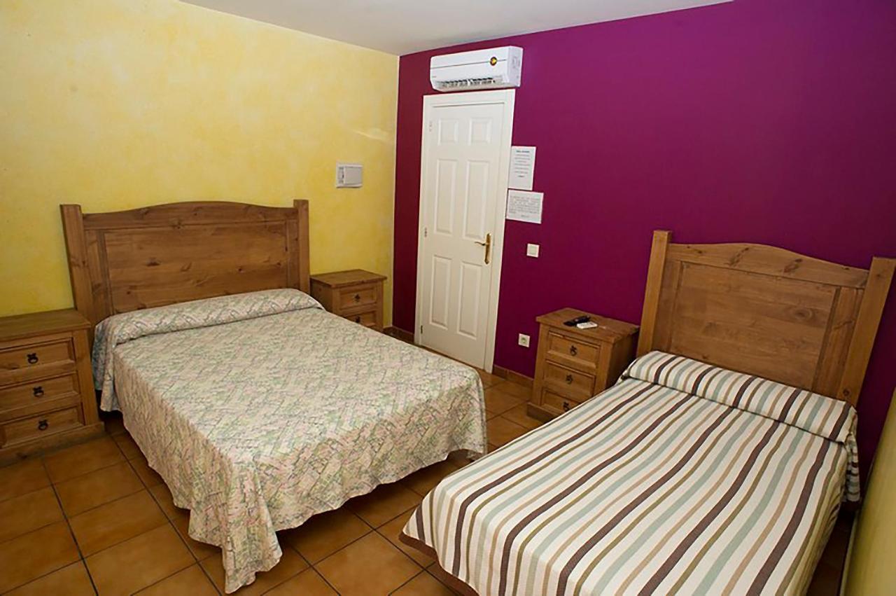 Hostal Velarde Talavera de la Reina Eksteriør billede